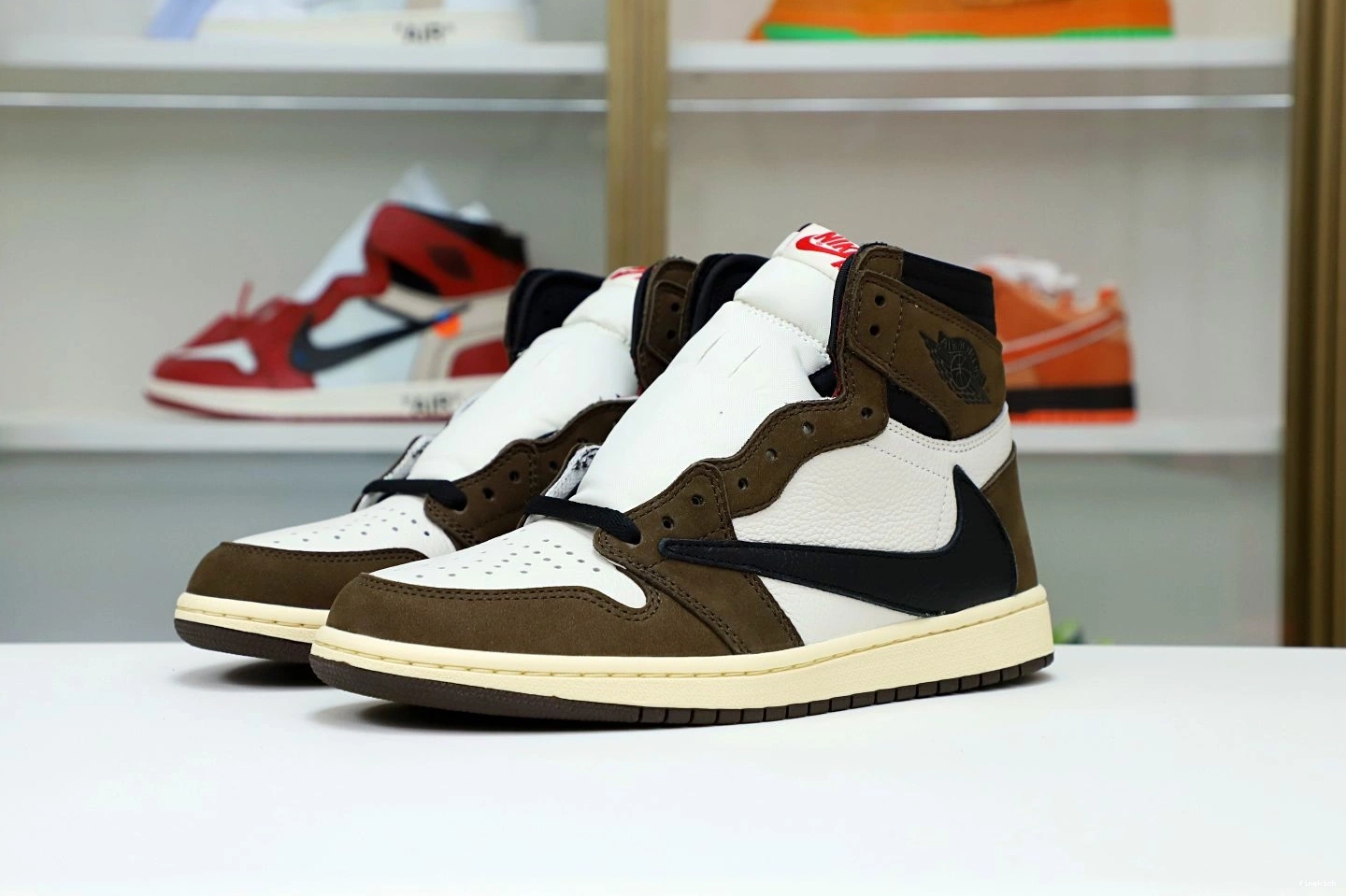 SCOTT JORDAN 1 TRAVIS RETRO OG HIGH 'MOCHA' X AIR 0922
